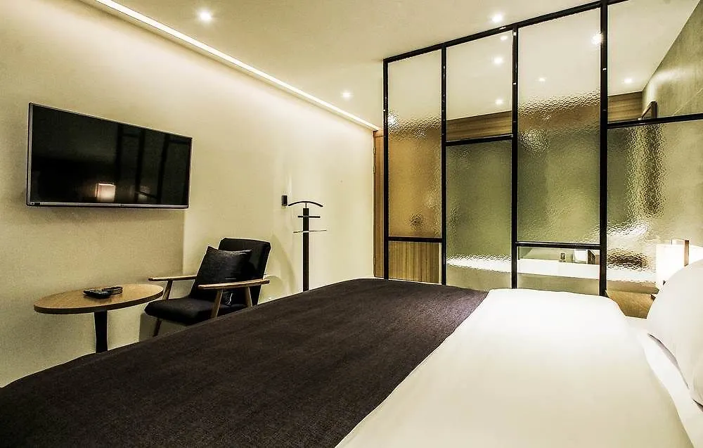 Trt Hotel Busan 3*,